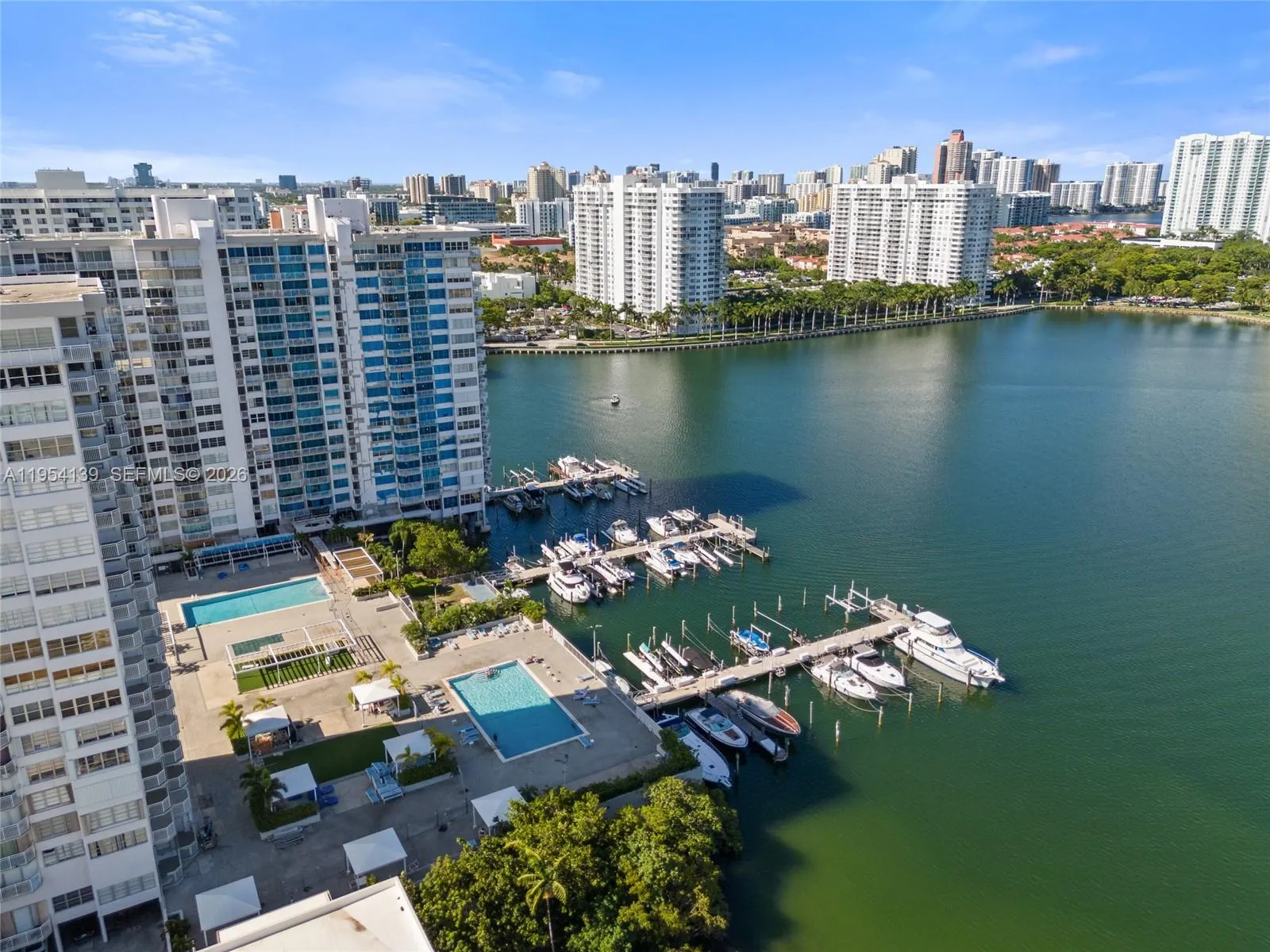 18061 Biscayne Blvd # 1701, Aventura FL 33160