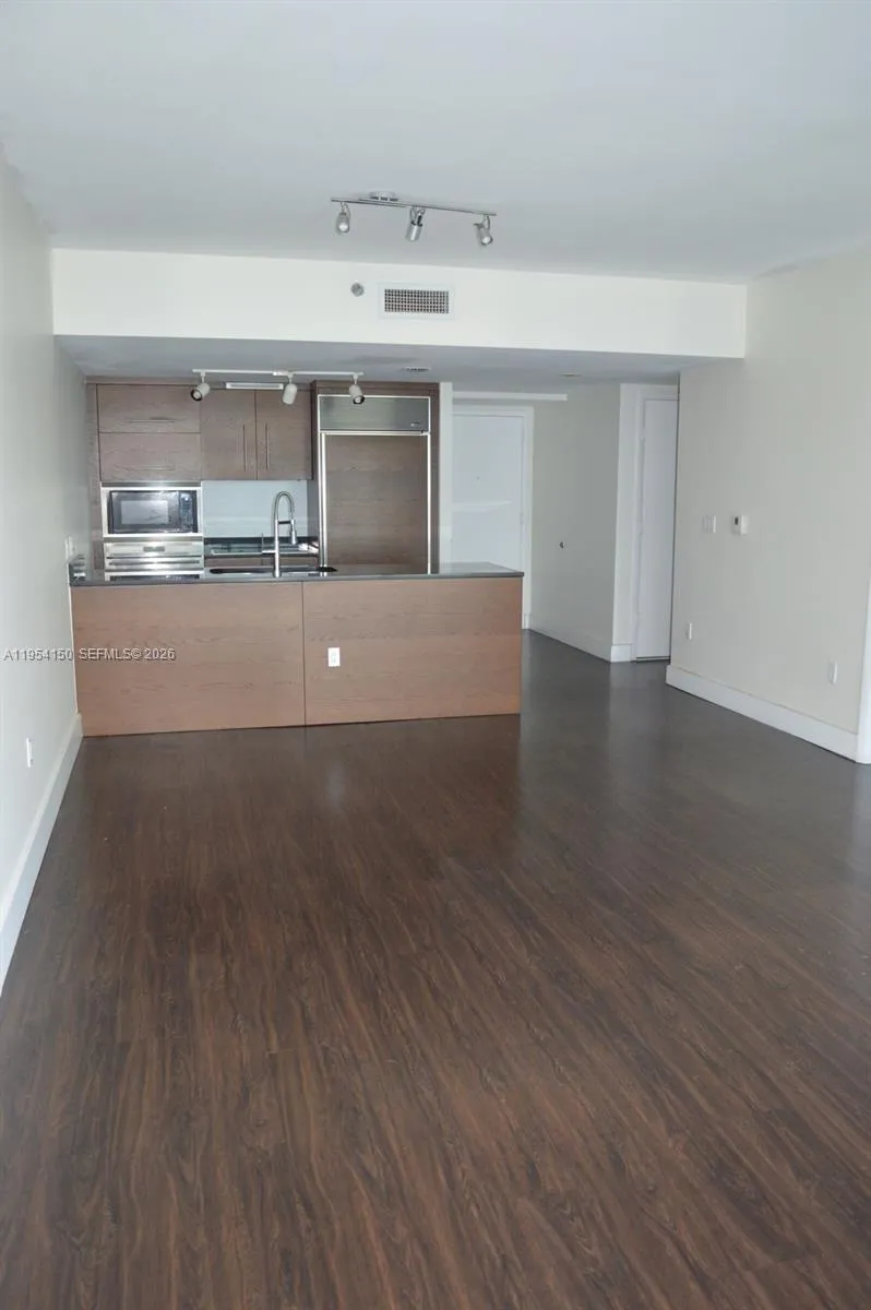 475 Brickell Ave # 1814, Miami FL 33131