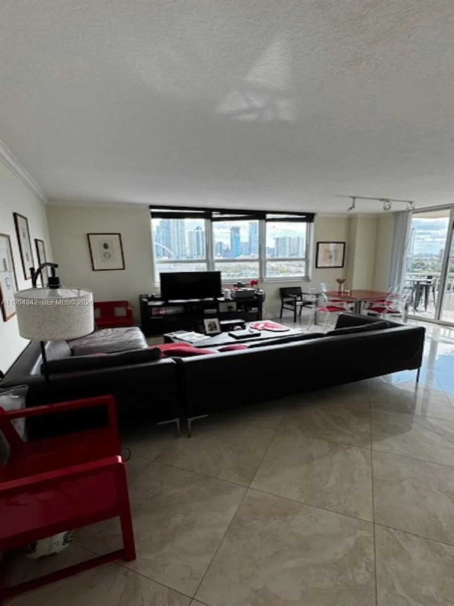 3 bedroom 2 bath for sale at 2000 N Bayshore Dr # 1402, Miami FL 33137