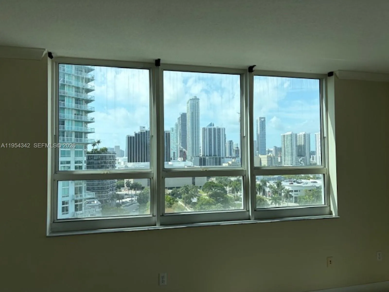 2000 N Bayshore Dr # 1402, Miami FL 33137
