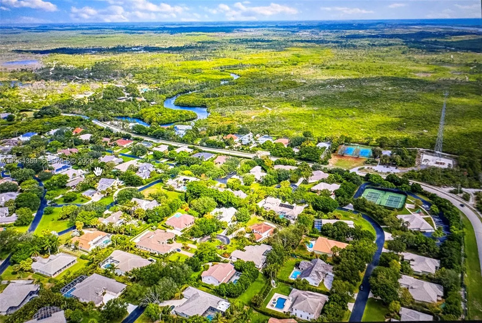 18265 SE Ridgeview Dr, Tequesta FL 33469