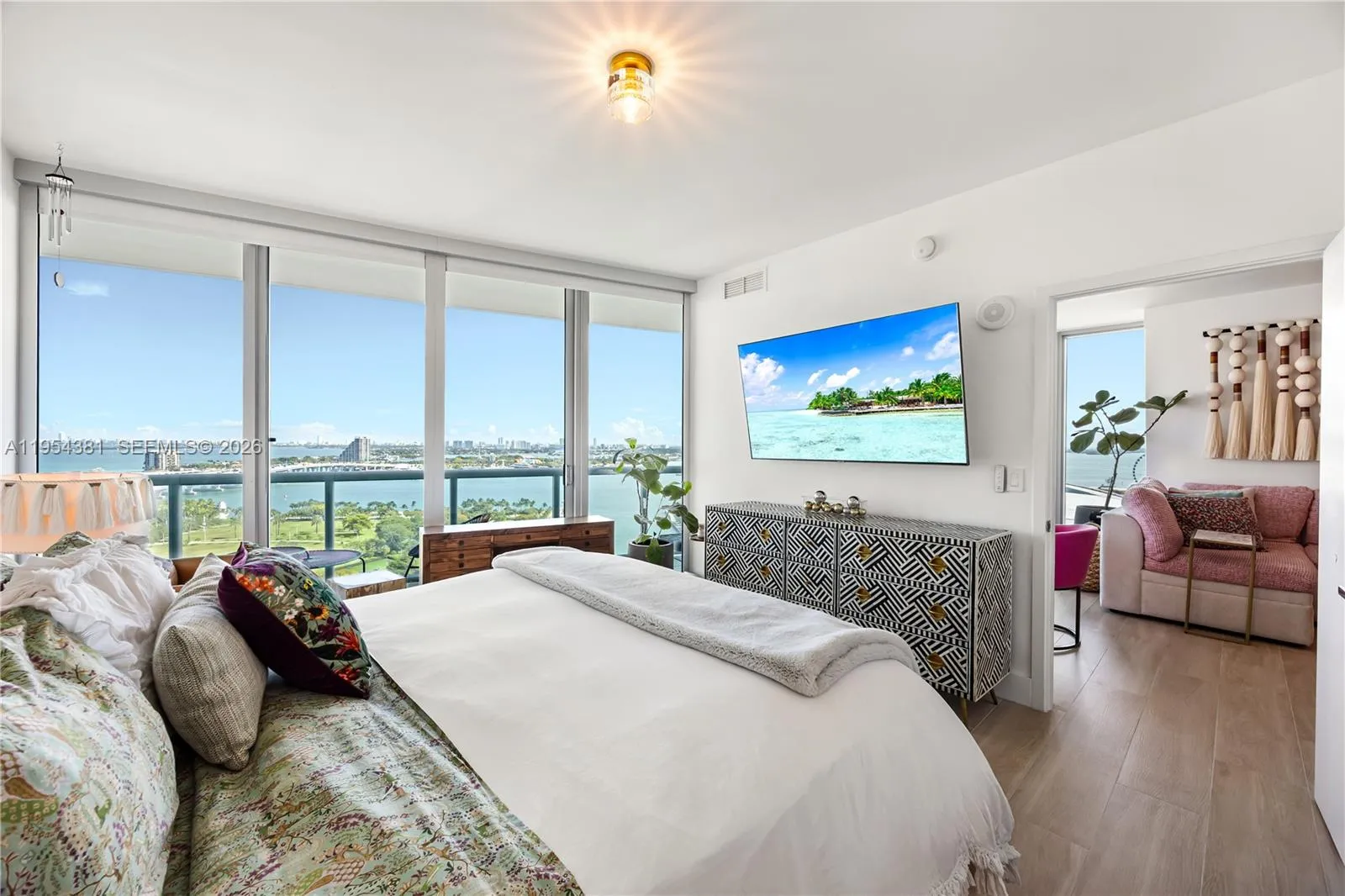 2 bedroom 2 bath for sale at 888 Biscayne Blvd # 2009, Miami FL 33132