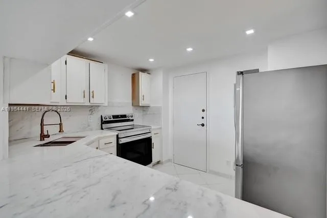 1865 S Ocean Dr # 11J, Hallandale Beach FL 33009