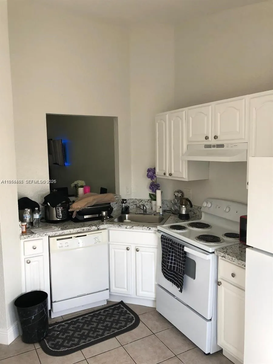 27 NE 13th Ave # 4, Homestead FL 33033