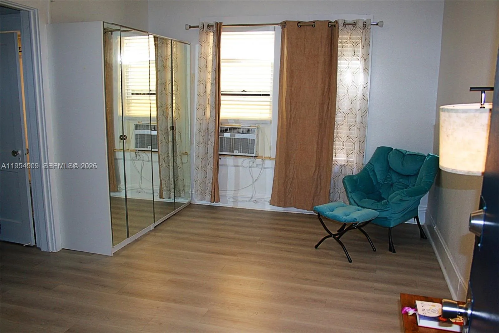 124 Mendoza Ave # 1A, Coral Gables FL 33134