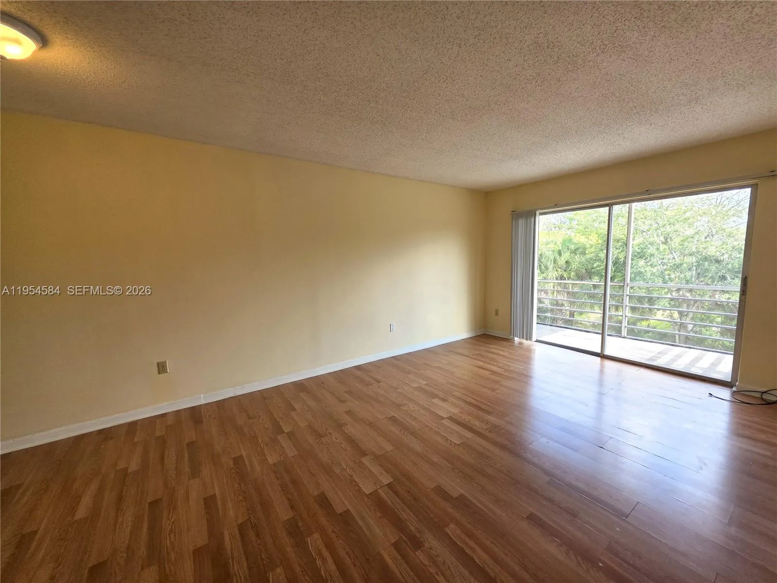2800 NW 56th Ave # E304, Lauderhill FL 33313