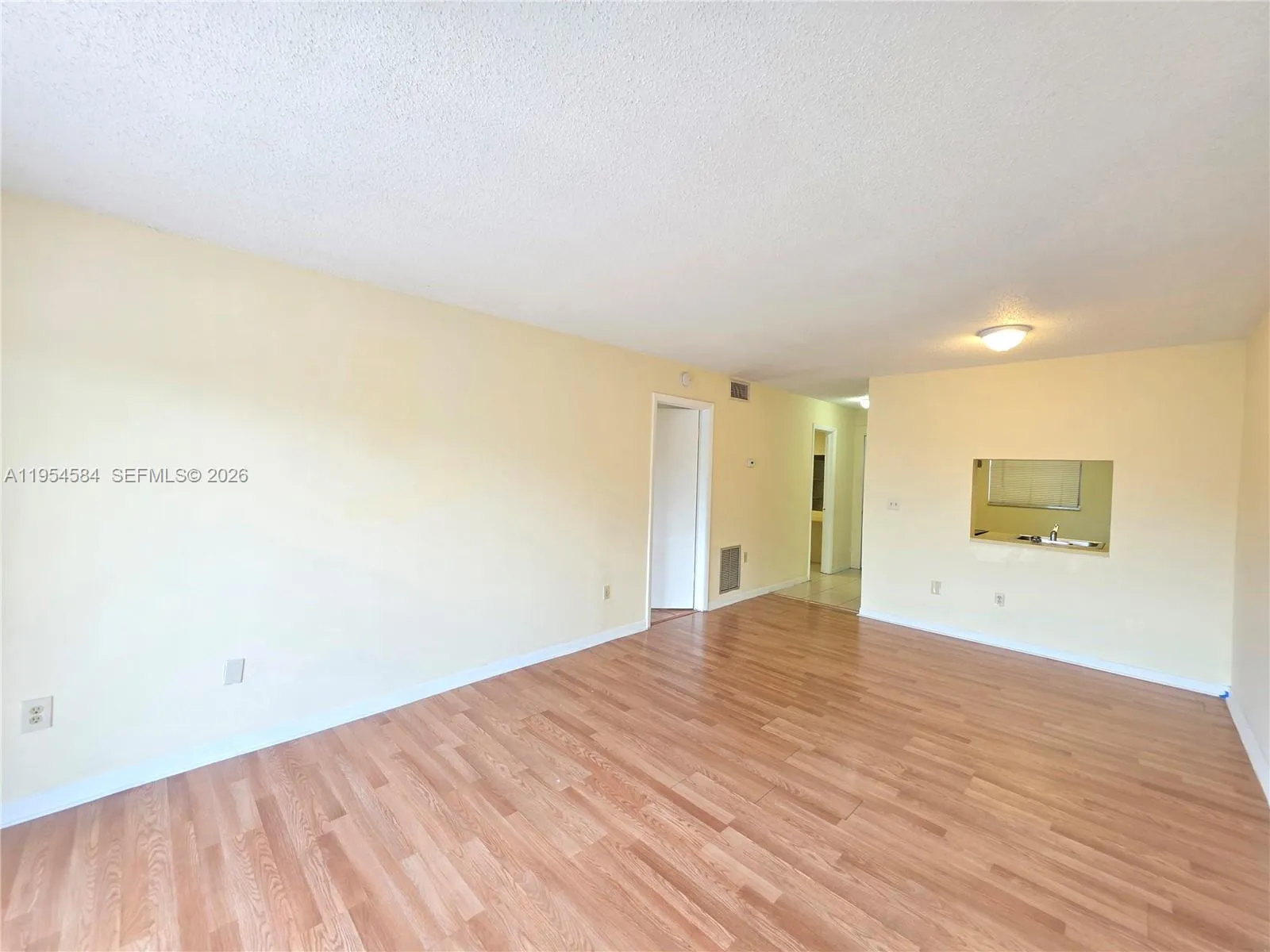 2800 NW 56th Ave # E304, Lauderhill FL 33313