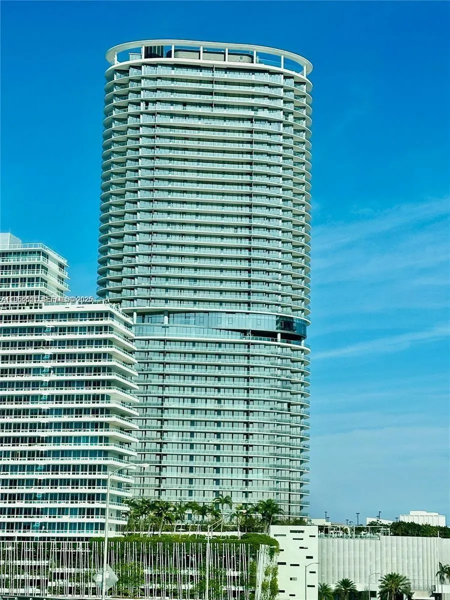 1 bedroom 1 bath for sale at 500 ALTON # 1208, Miami Beach FL 33139