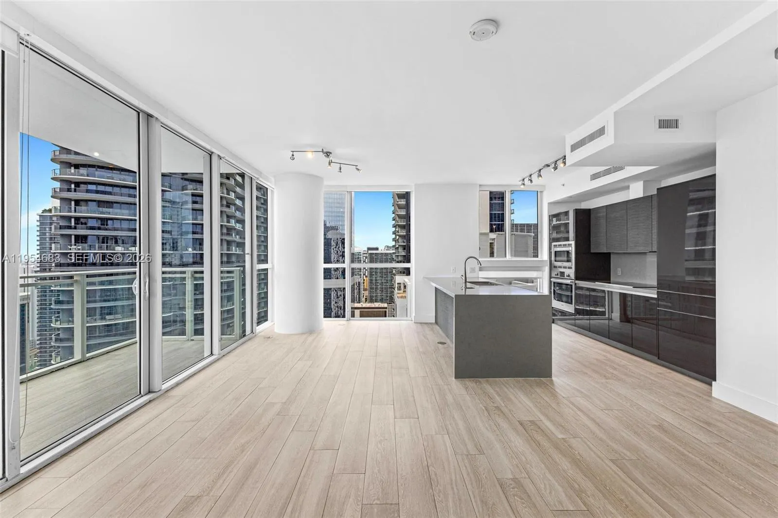 2 bedroom 2 bath for sale at 1080 Brickell Ave # 3909, Miami FL 33131