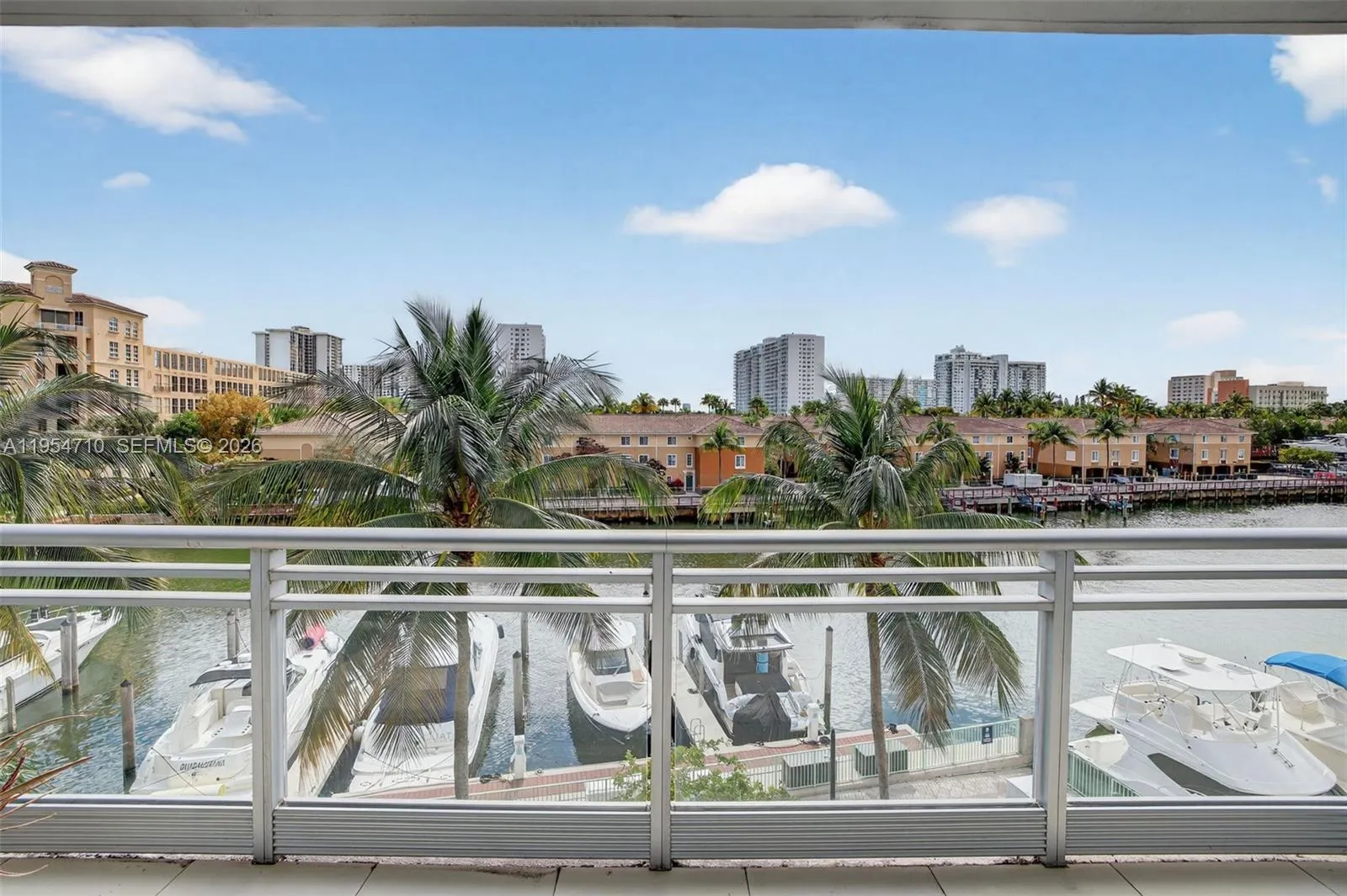 2950 NE 188th St # 302, Aventura FL 33180