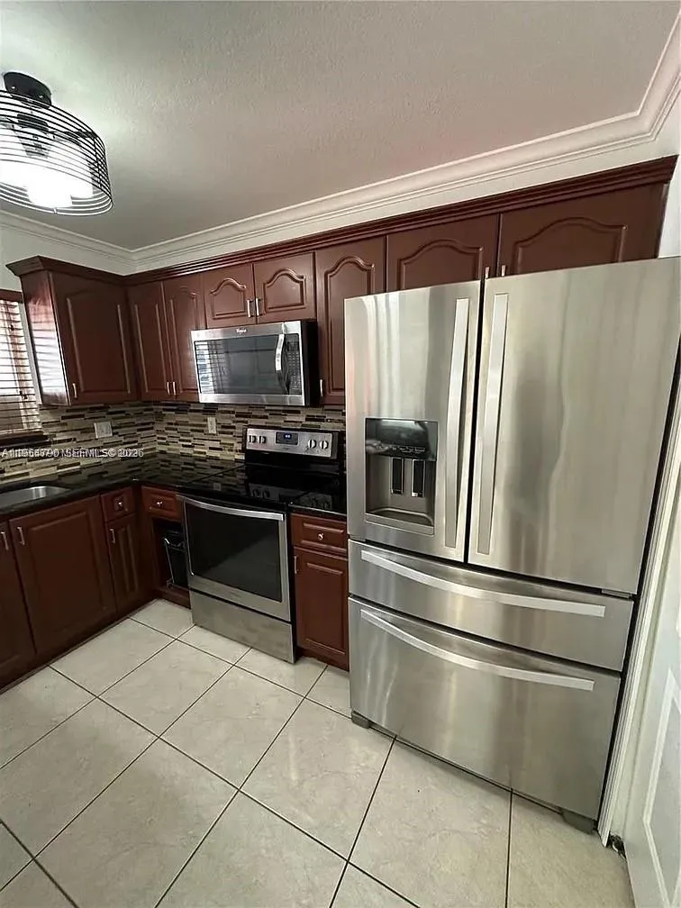3783 NW 201st Ter, Miami Gardens FL 33055