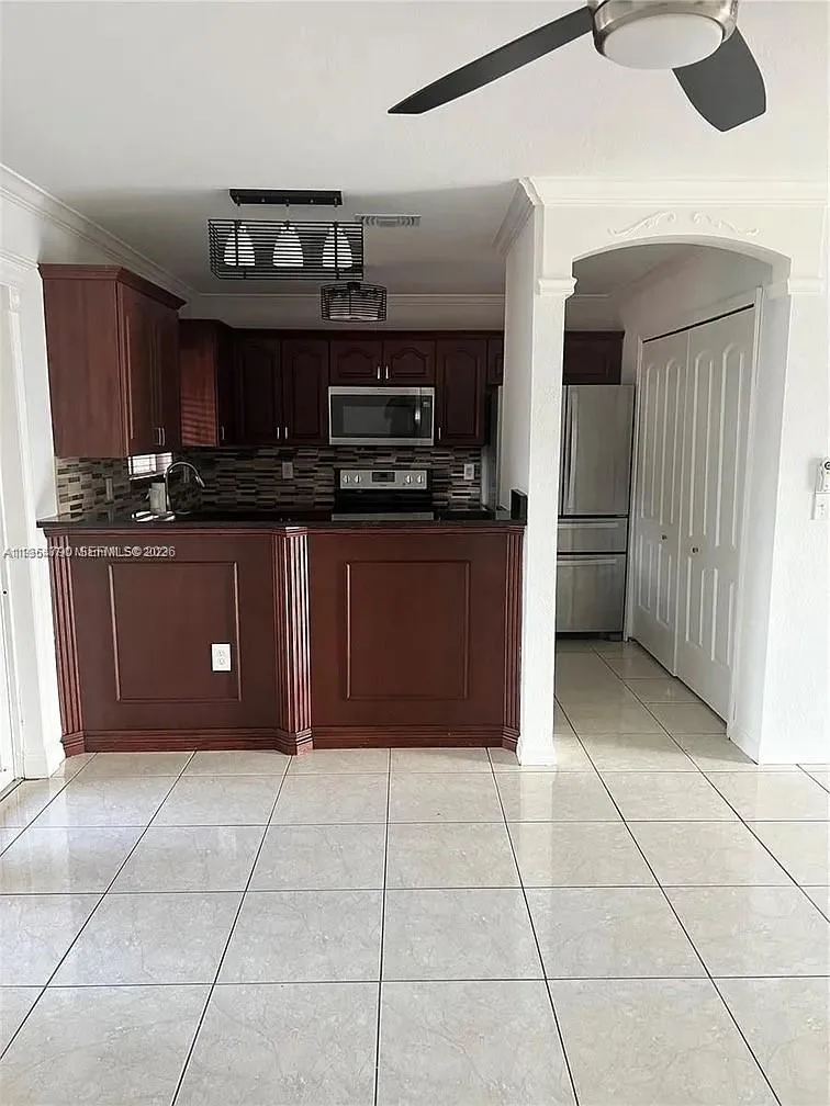 3783 NW 201st Ter, Miami Gardens FL 33055