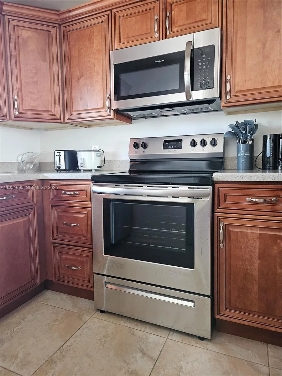 9441 Live Oak Pl # 407, Davie FL 33324
