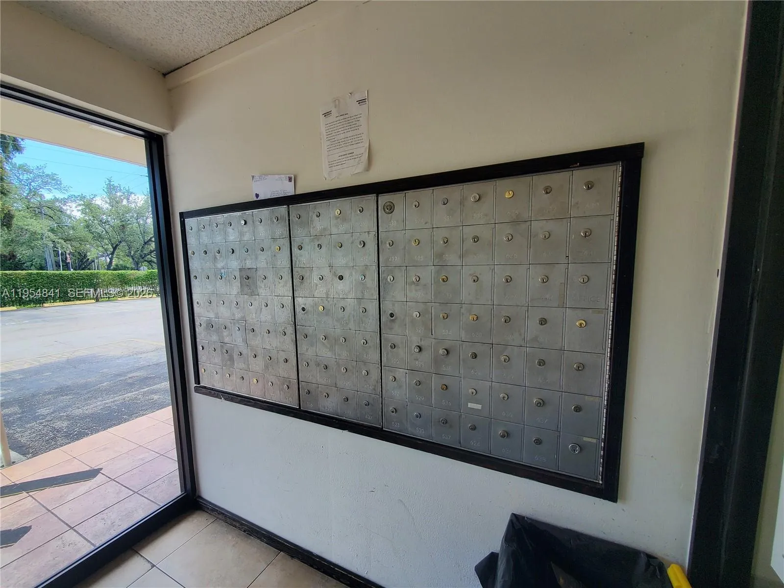 16950 W Dixie Hwy # 127, North Miami Beach FL 33160