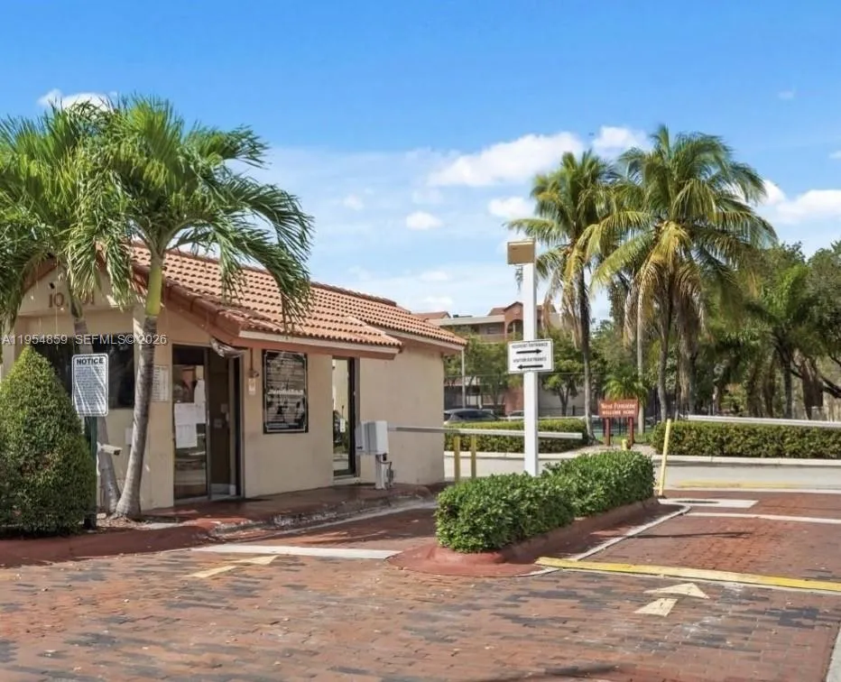 10229 NW 9th St Cir # 2, Miami FL 33172