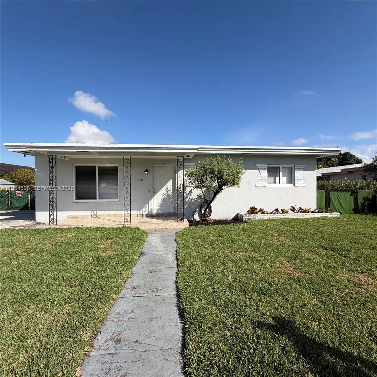 9435-9437 SW 39th St, Miami FL 33165