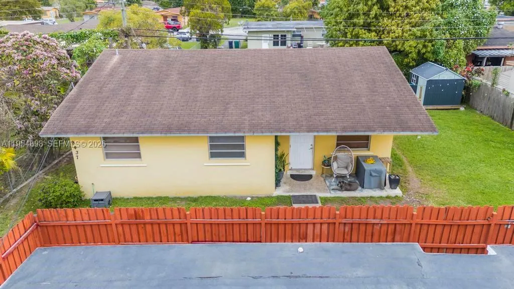 9435-9437 SW 39th St, Miami FL 33165