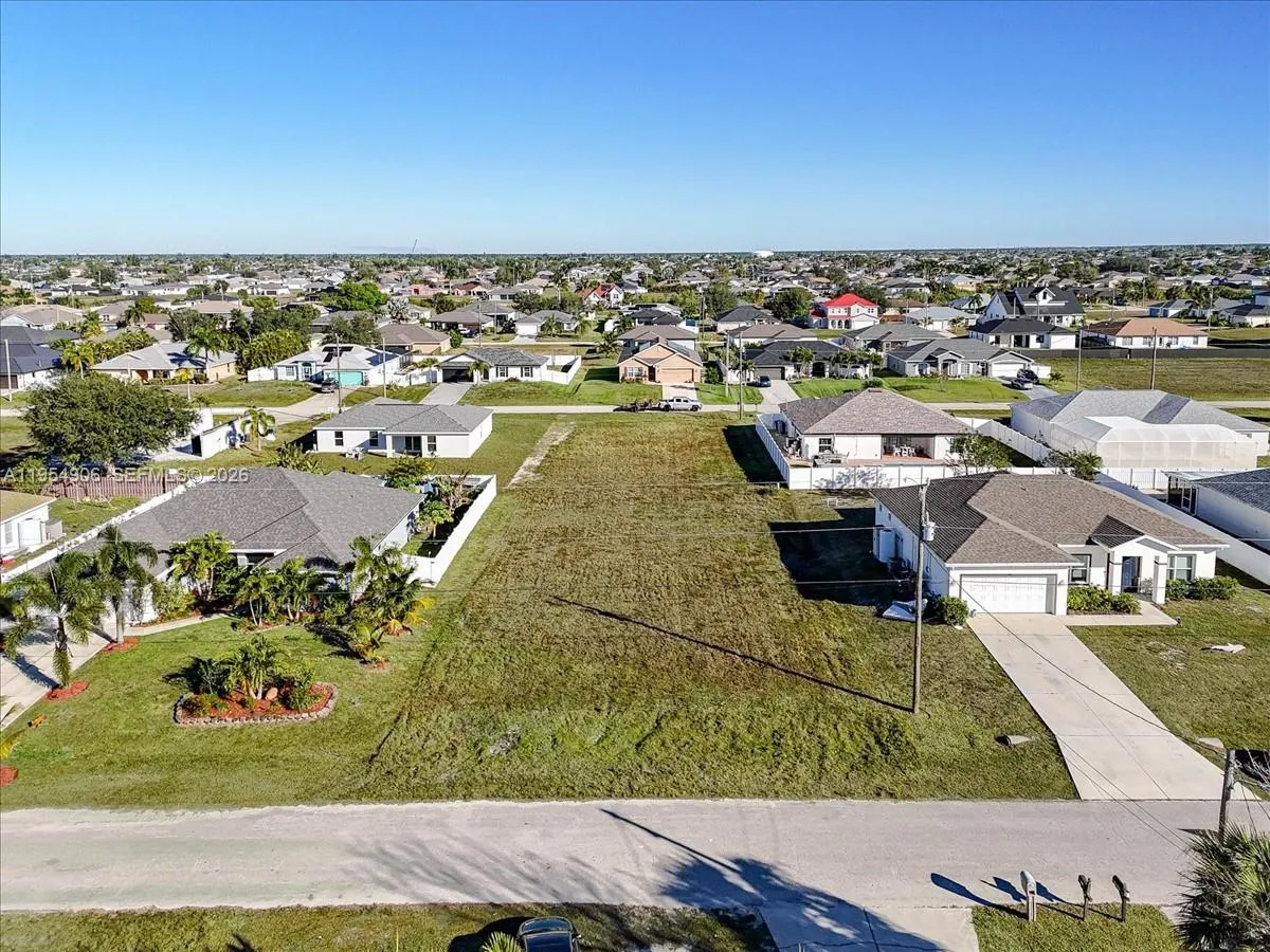 1317 NW 9th Ter, Cape Coral FL 33993