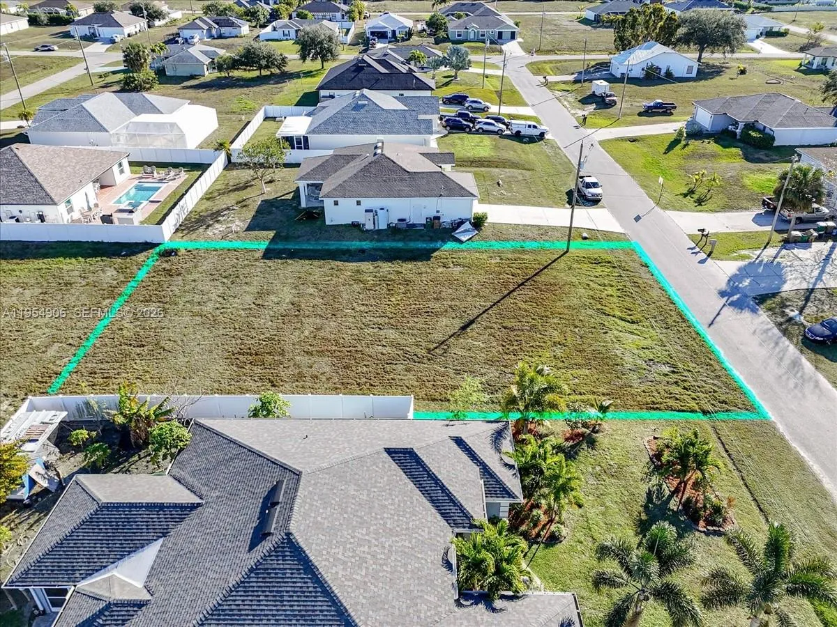 1317 NW 9th Ter, Cape Coral FL 33993