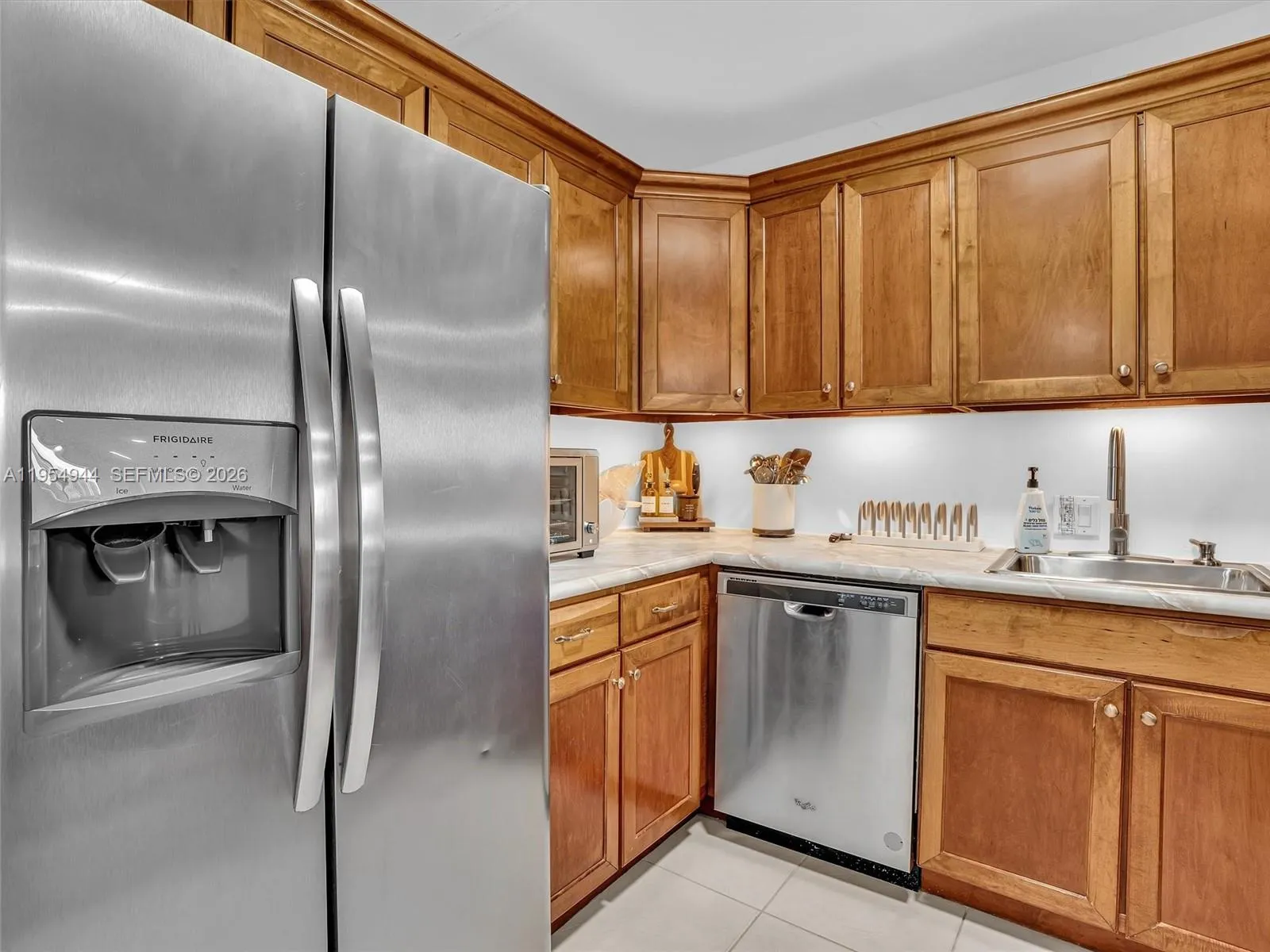 3675 N Country Club Dr # 410, Aventura FL 33180