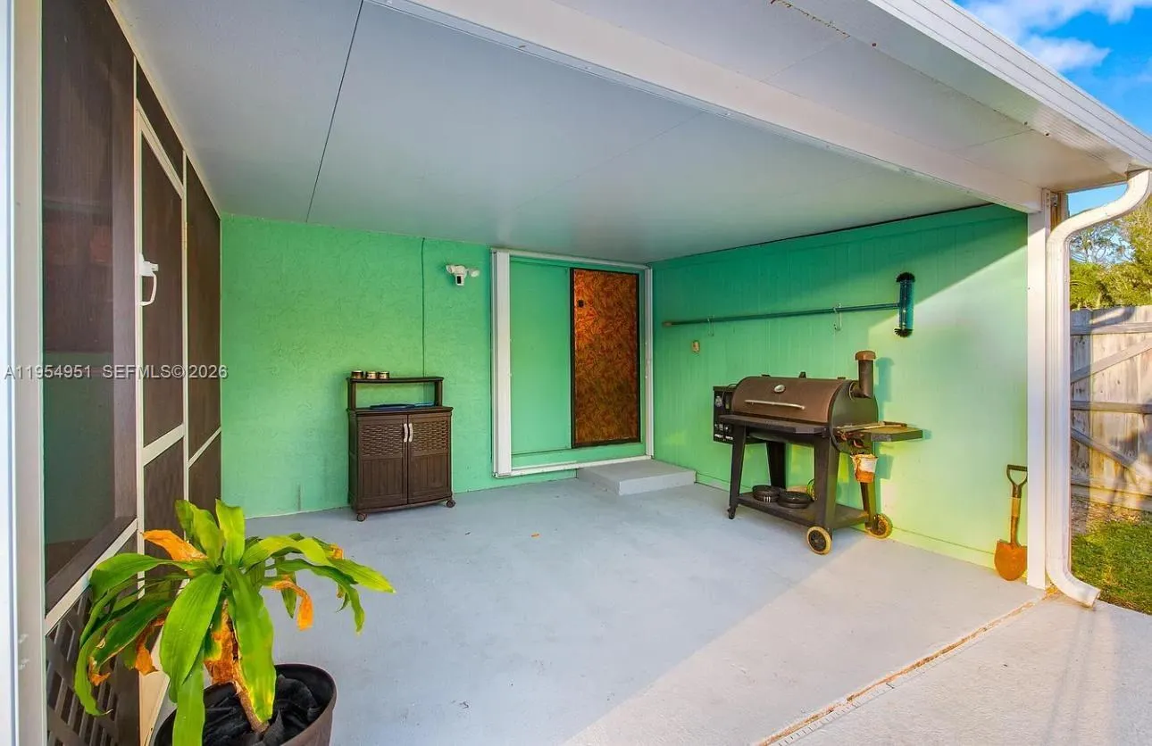 298 SE Grove, Port St. Lucie FL 34983