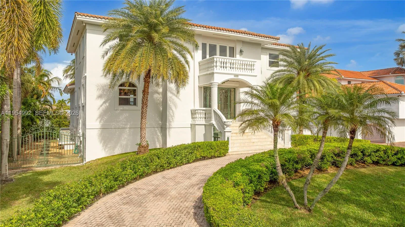 6275 Dolphin Dr, Coral Gables FL 33158