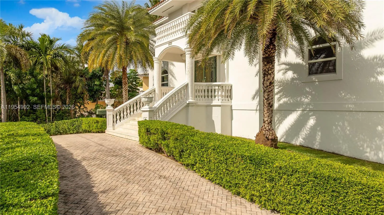 6275 Dolphin Dr, Coral Gables FL 33158