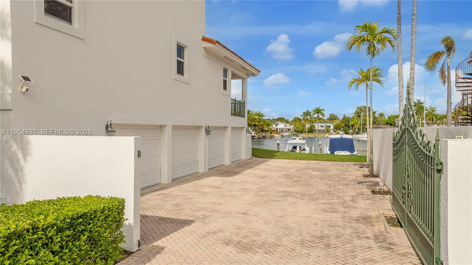 6275 Dolphin Dr, Coral Gables FL 33158