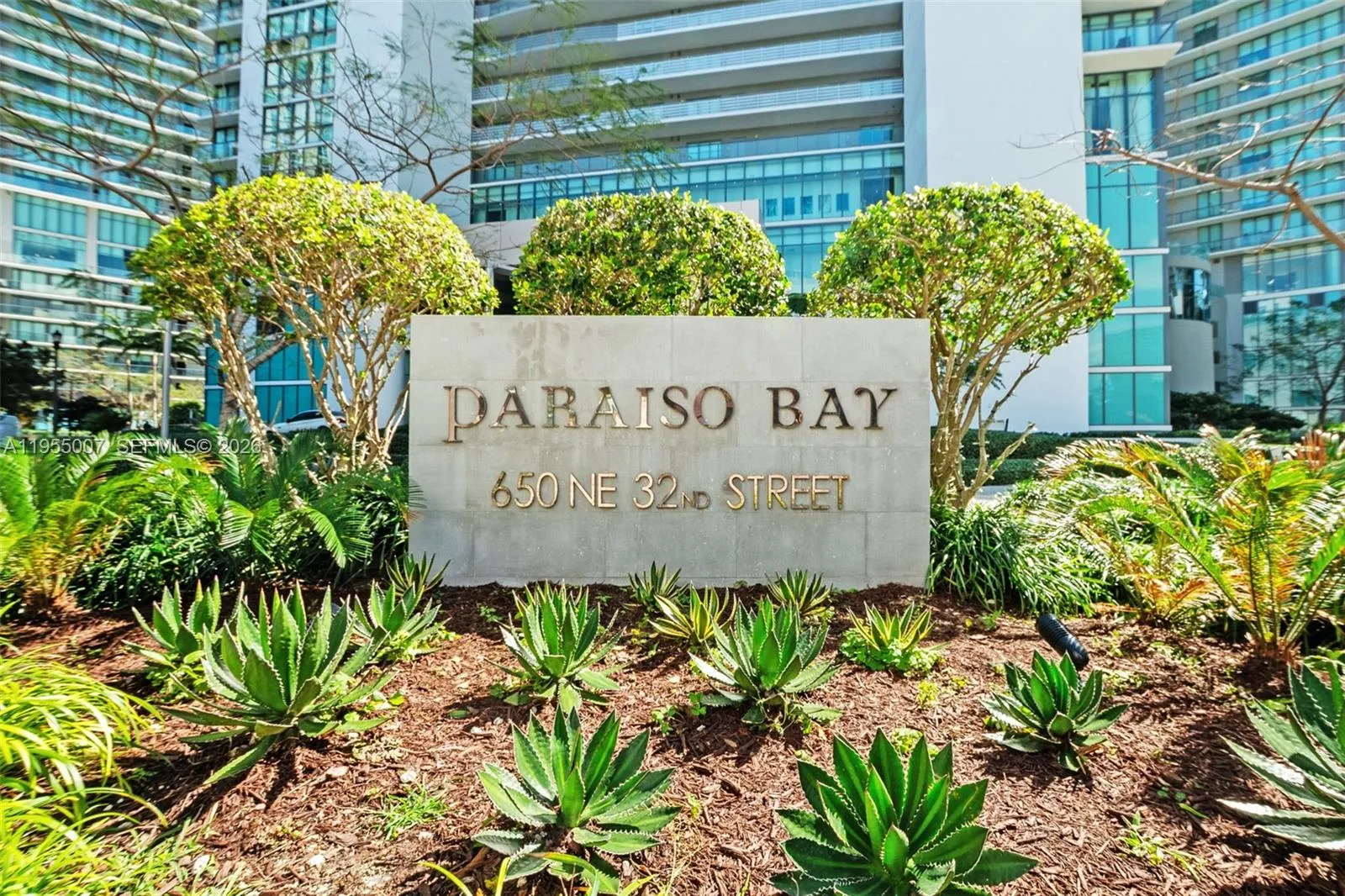 650 NE 32nd St # 4008, Miami FL 33137