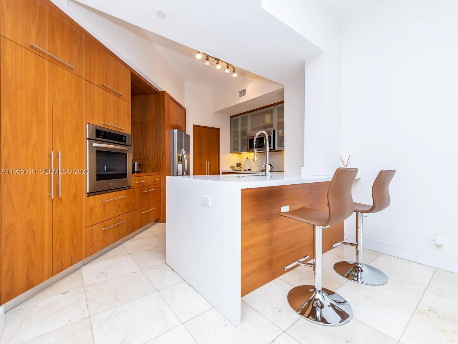 888 Brickell Key Dr # 210, Miami FL 33131