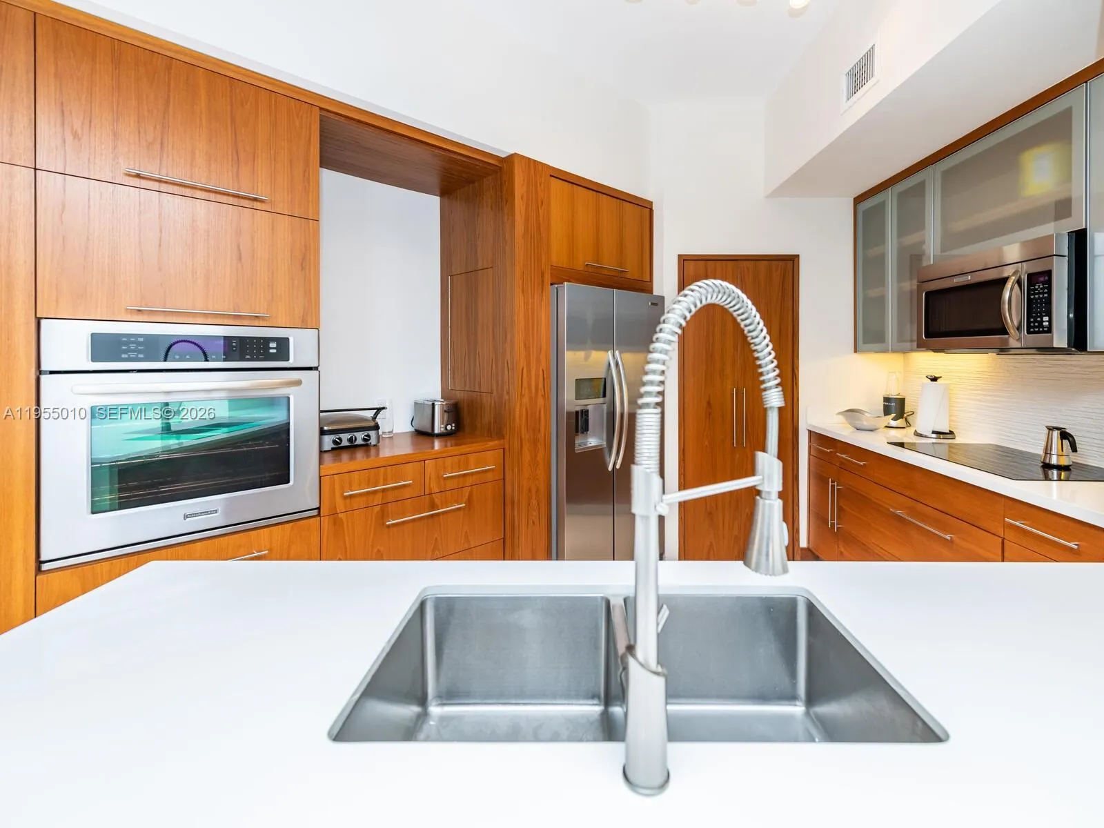 888 Brickell Key Dr # 210, Miami FL 33131
