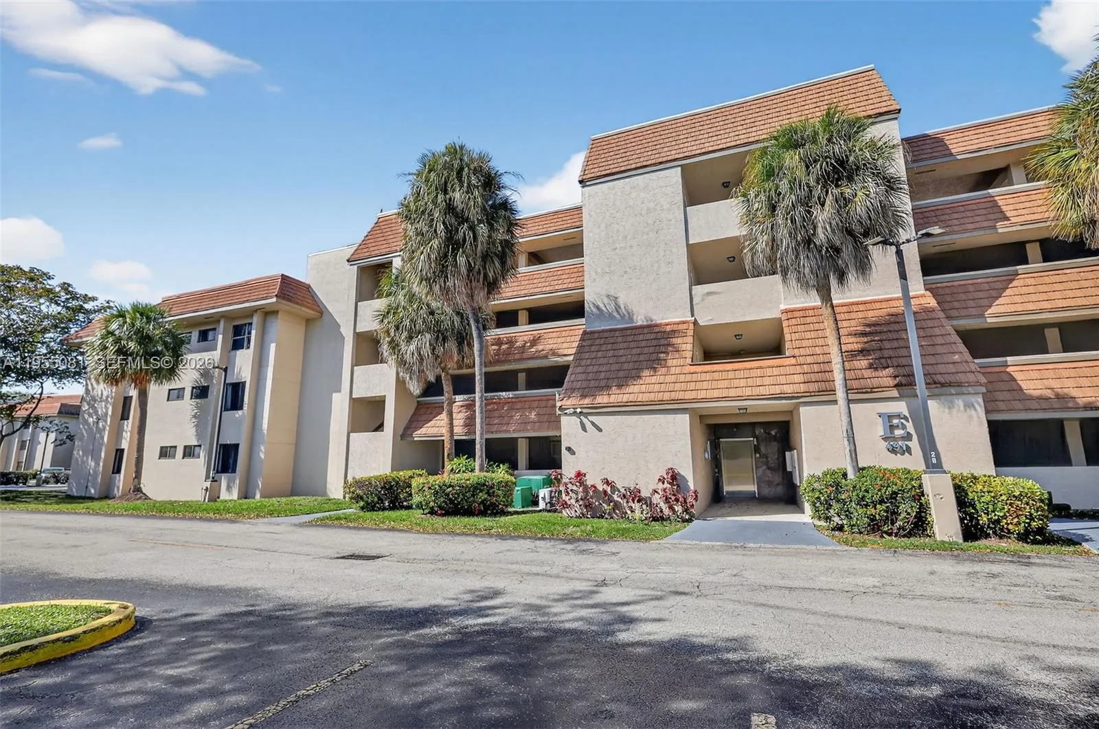 491 Ives Dairy Rd # 5, Miami FL 33179