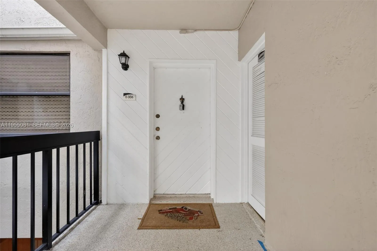 491 Ives Dairy Rd # 5, Miami FL 33179