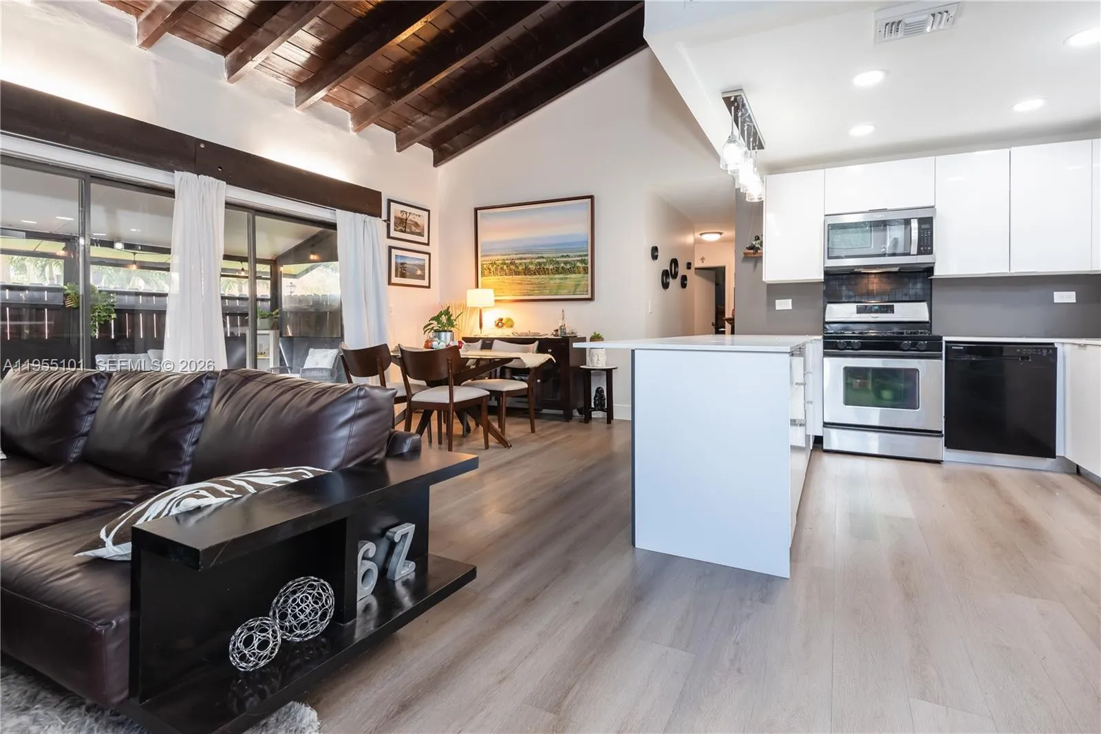 3 bedroom 2 bath for sale at 3038 E Missionwood Cir # 1, Miramar FL 33025