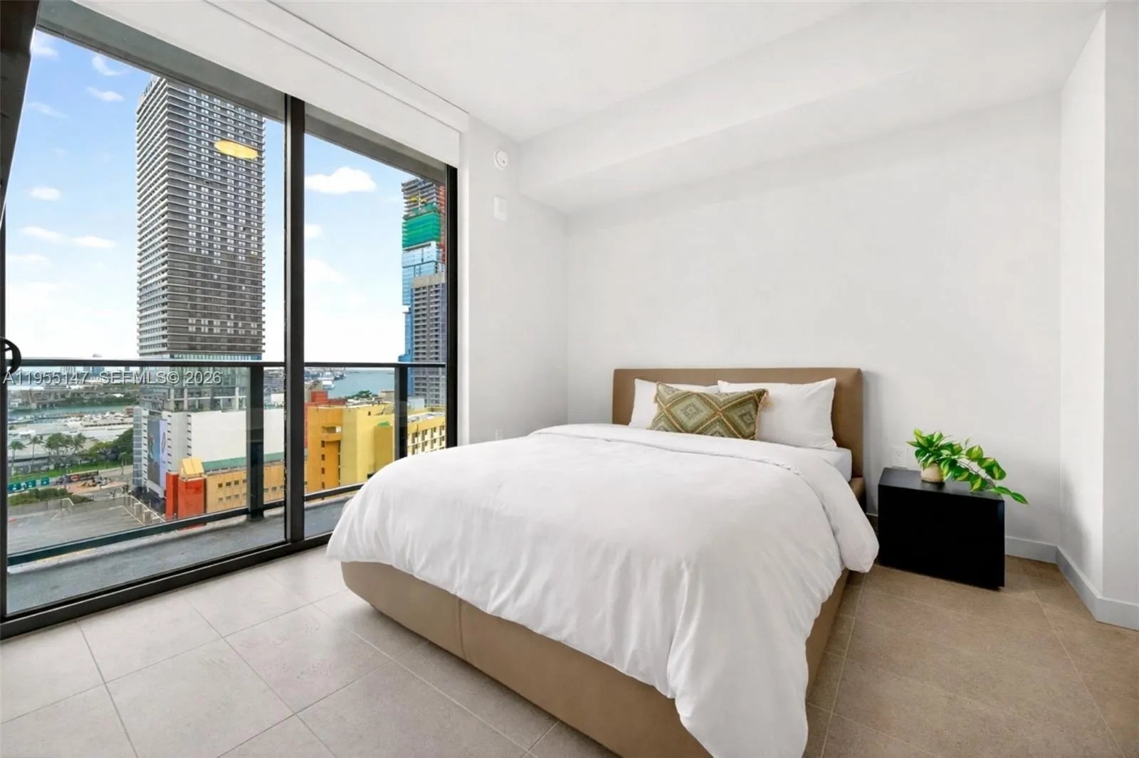 121 NE 5th Street # 1913, Miami FL 33132