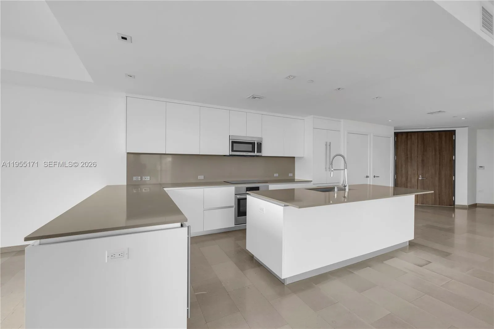 88 SW 7th St # 3711, Miami FL 33130