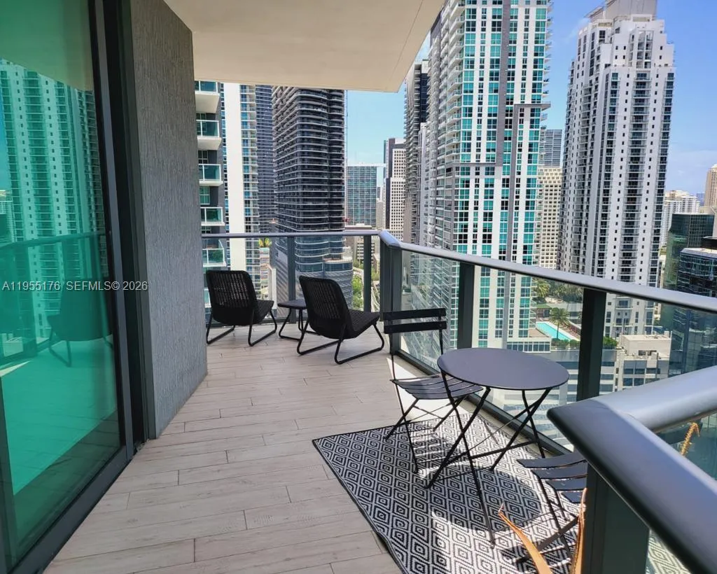 2 bedroom 2 bath for rent at 1300 S Miami Ave # 2501, Miami FL 33130