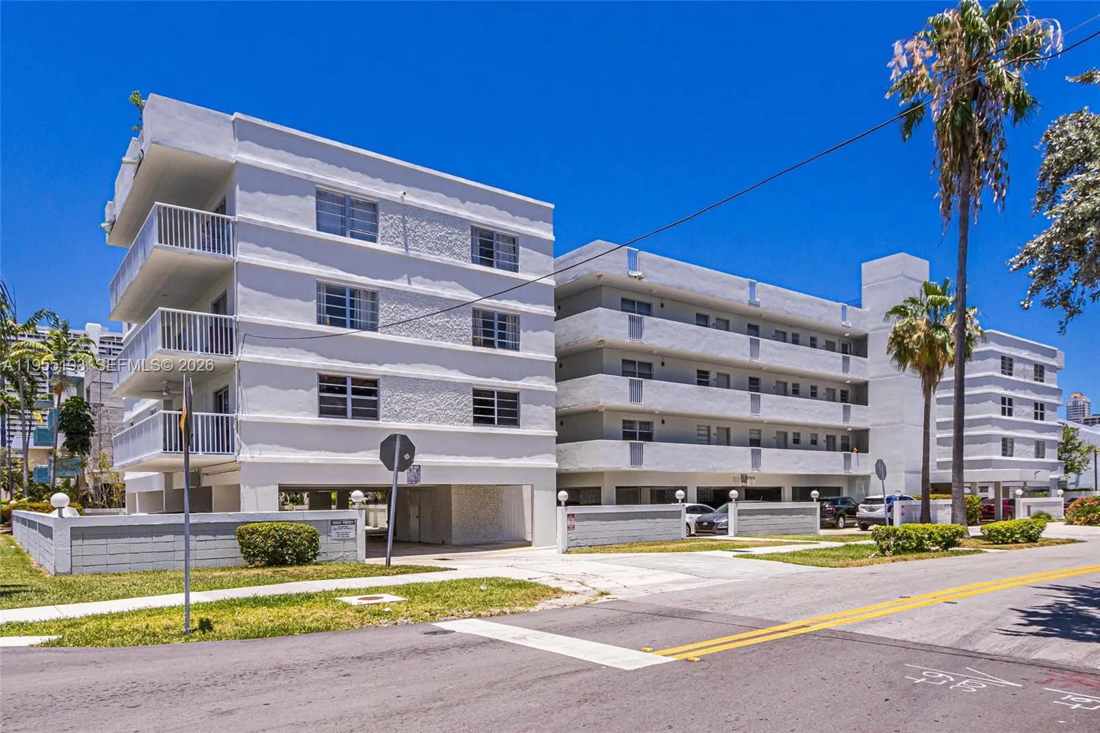 3527 NE 168th St # 309, North Miami Beach FL 33160
