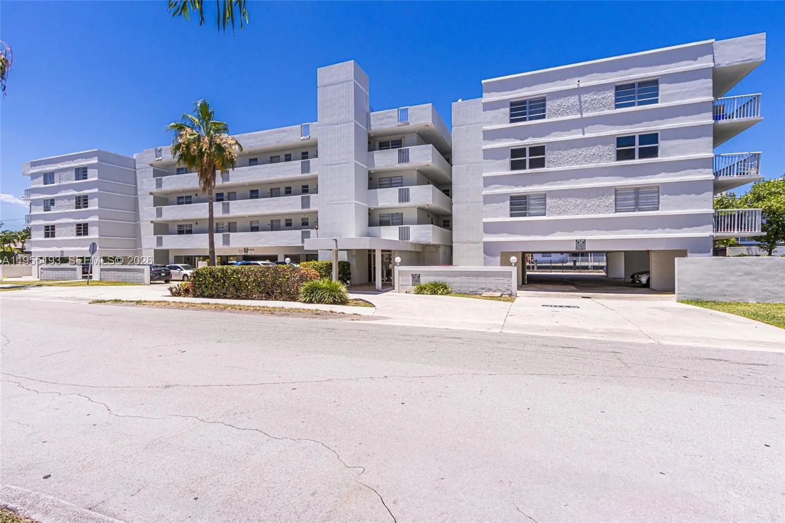 3527 NE 168th St # 309, North Miami Beach FL 33160