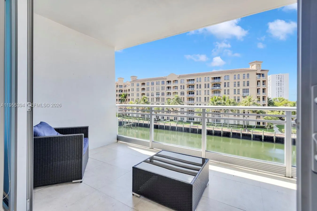 2950 NE 188th St # 315, Aventura FL 33180