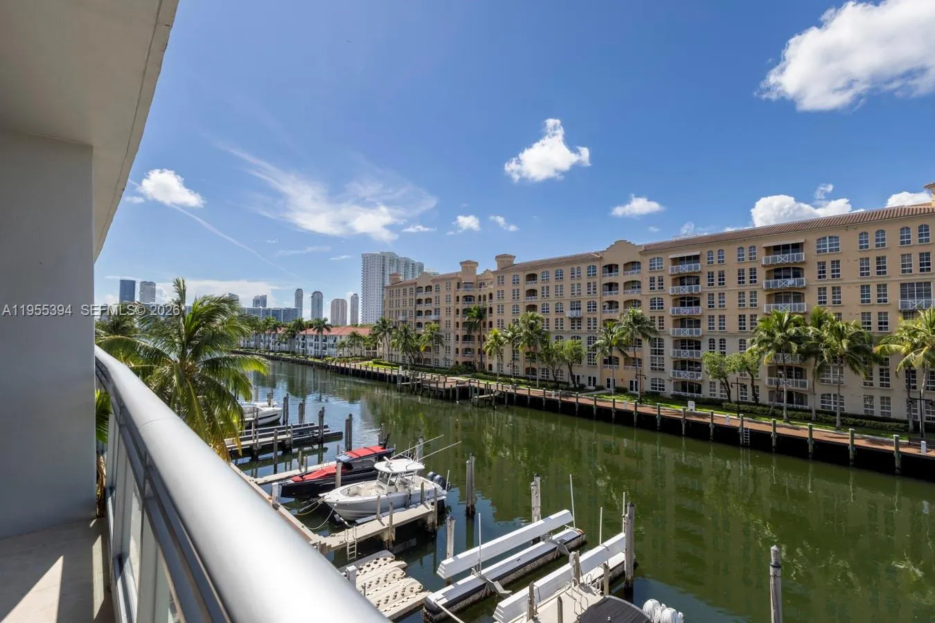 2950 NE 188th St # 315, Aventura FL 33180
