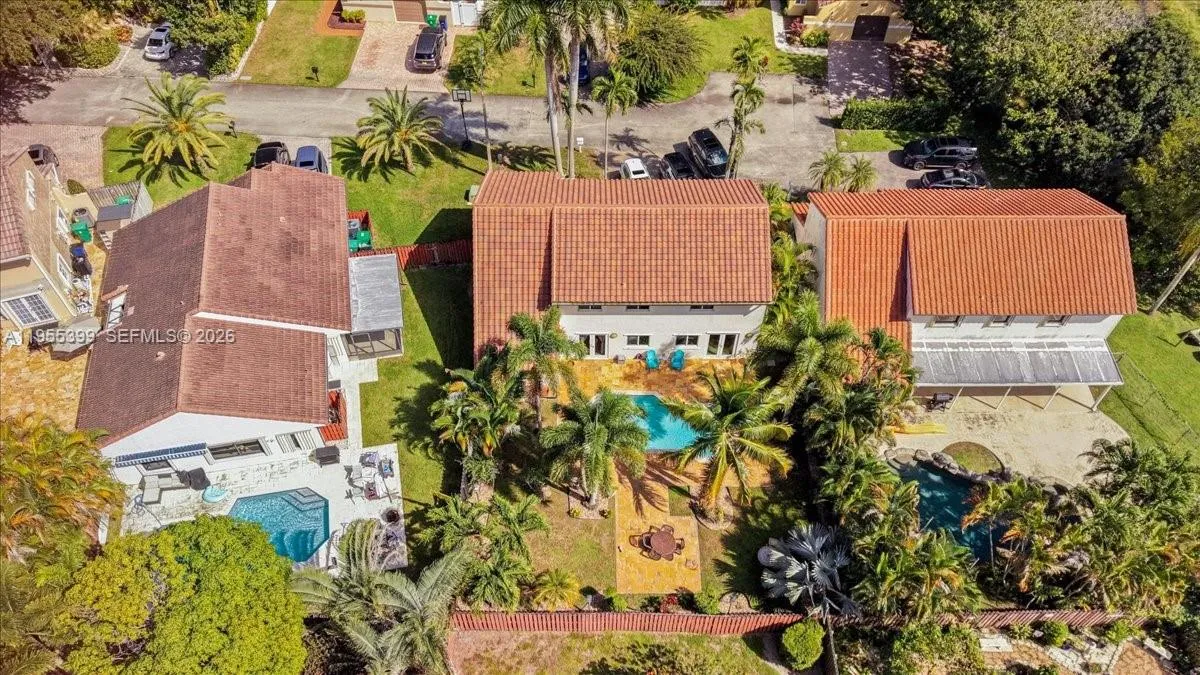 2560 Bass Way, Cooper City FL 33026