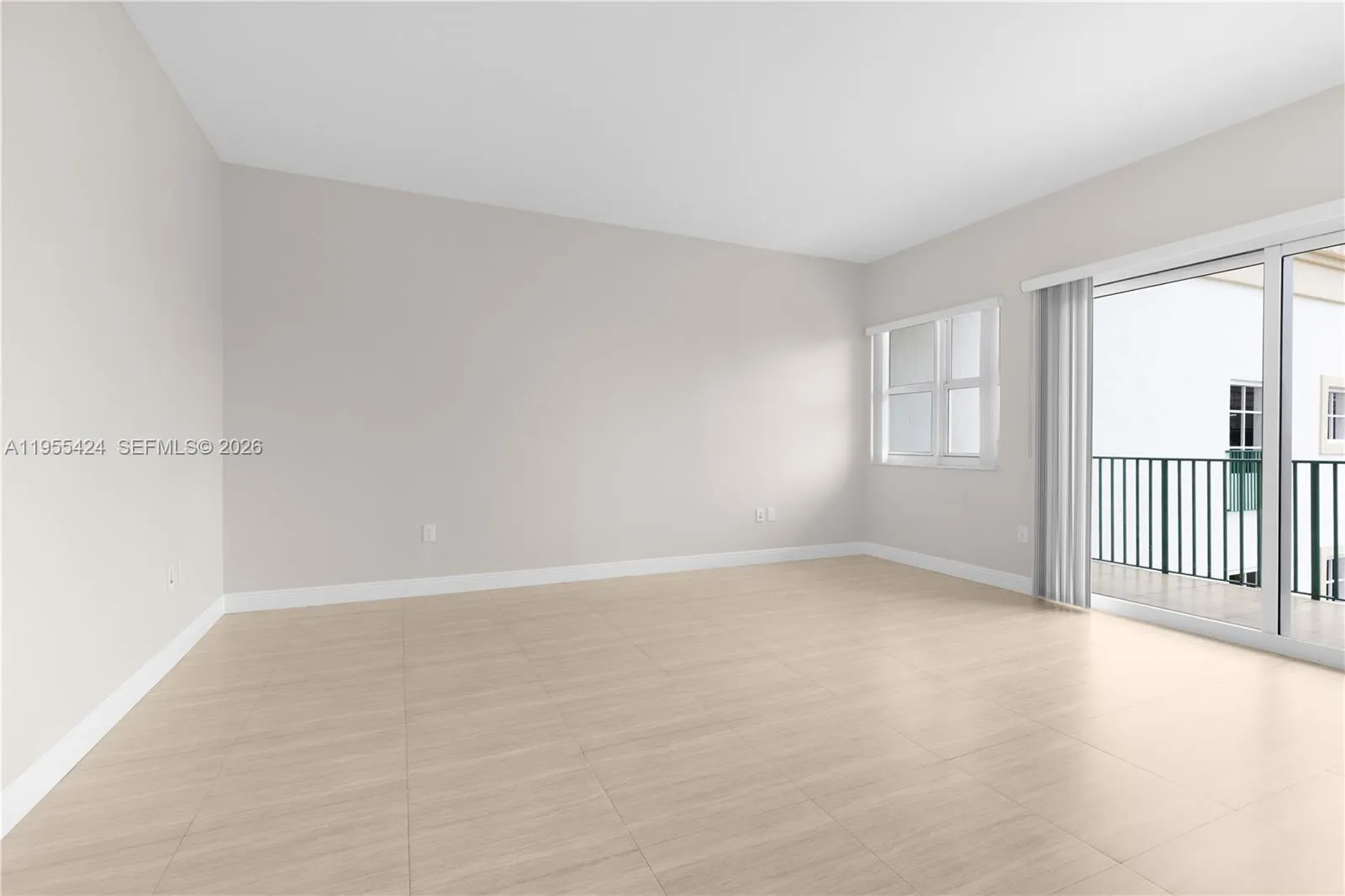 20000 E Country Club Dr # 402, Aventura FL 33180