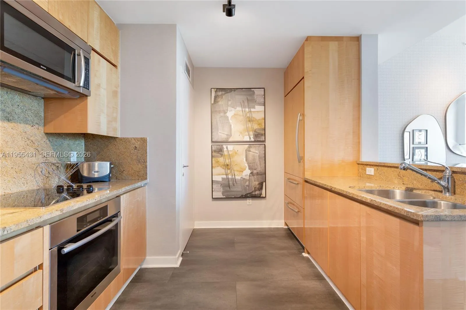 50 S Pointe Dr # 609, Miami Beach FL 33139