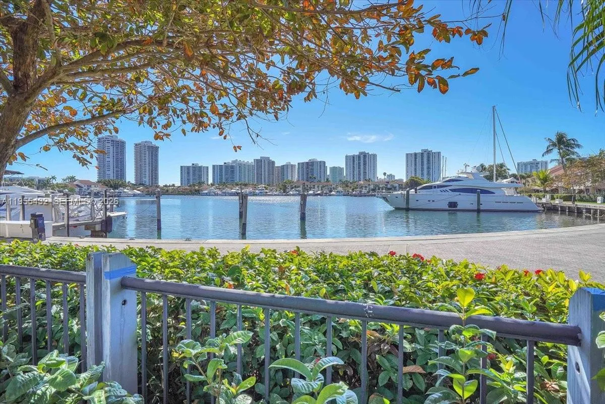 3610 Yacht Club Dr # 1001, Aventura FL 33180