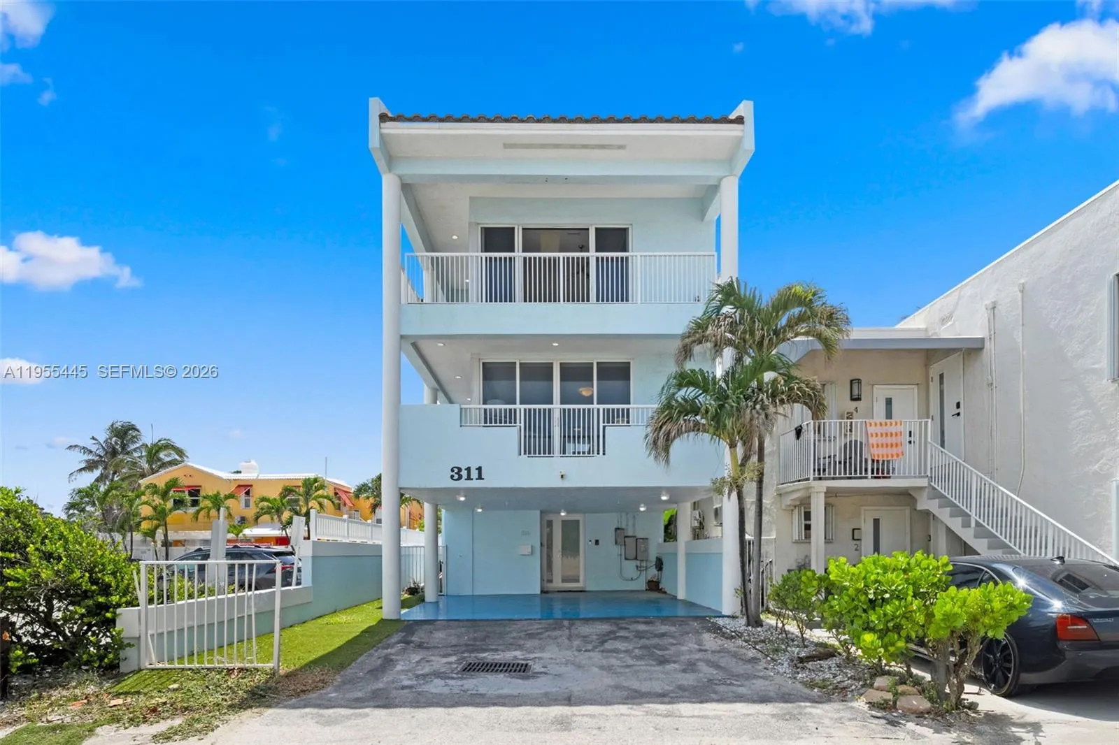 2 bedroom 2 bath for sale at 311 N Surf Rd, Hollywood FL 33019