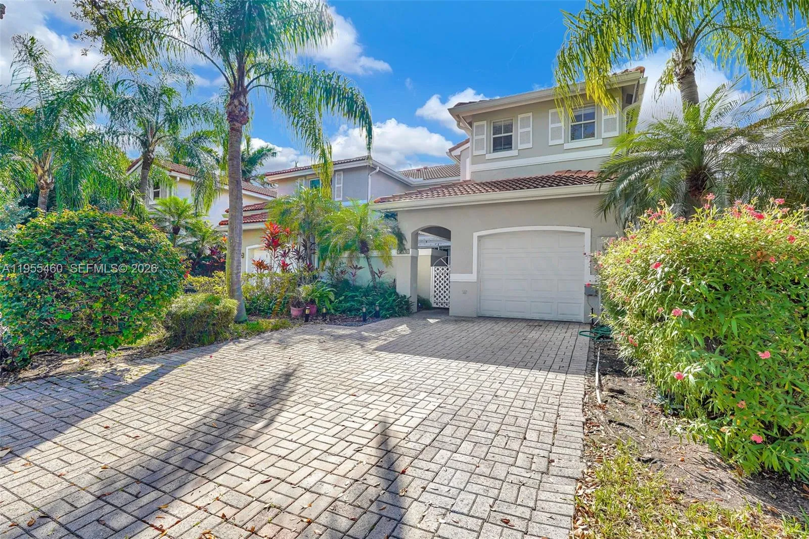3 bedroom 2 bath for sale at 1120 Cliffrose St, Hollywood FL 33019