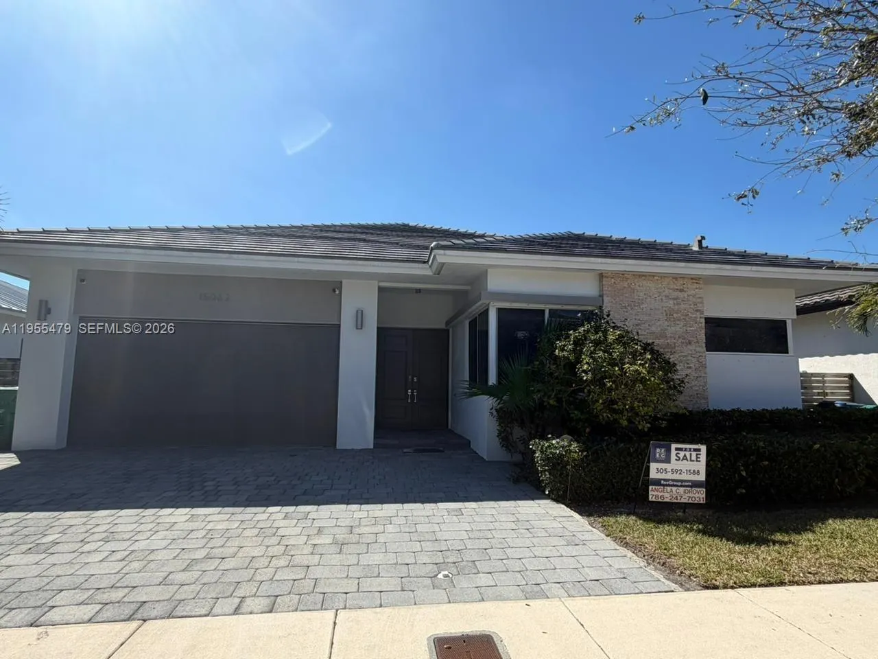 4 bedroom 3 bath for sale at 15062 SW 177th Ter, Miami FL 33187