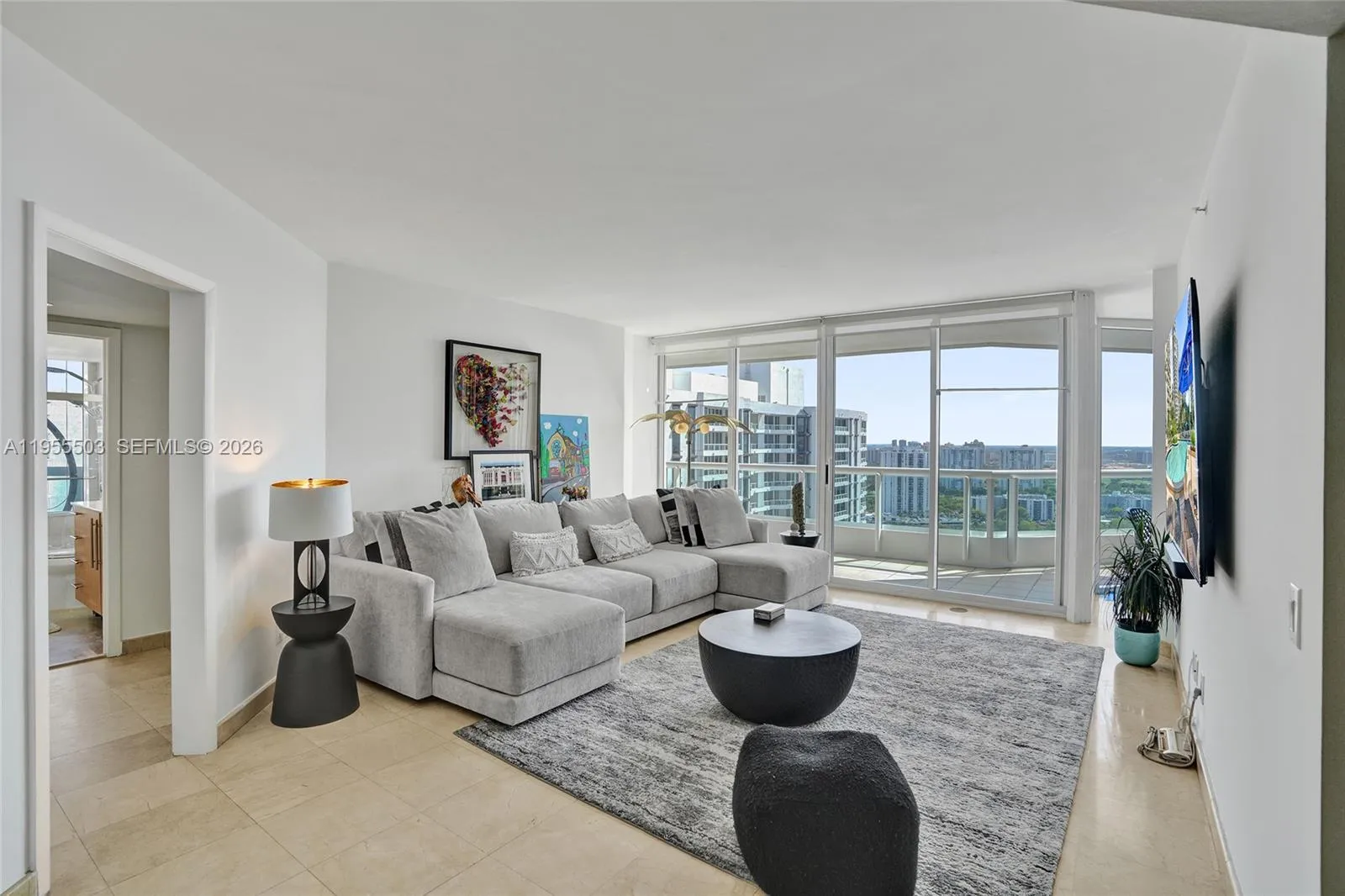 3 bedroom 2 bath for sale at 21205 Yacht Club Dr # 3103, Aventura FL 33180