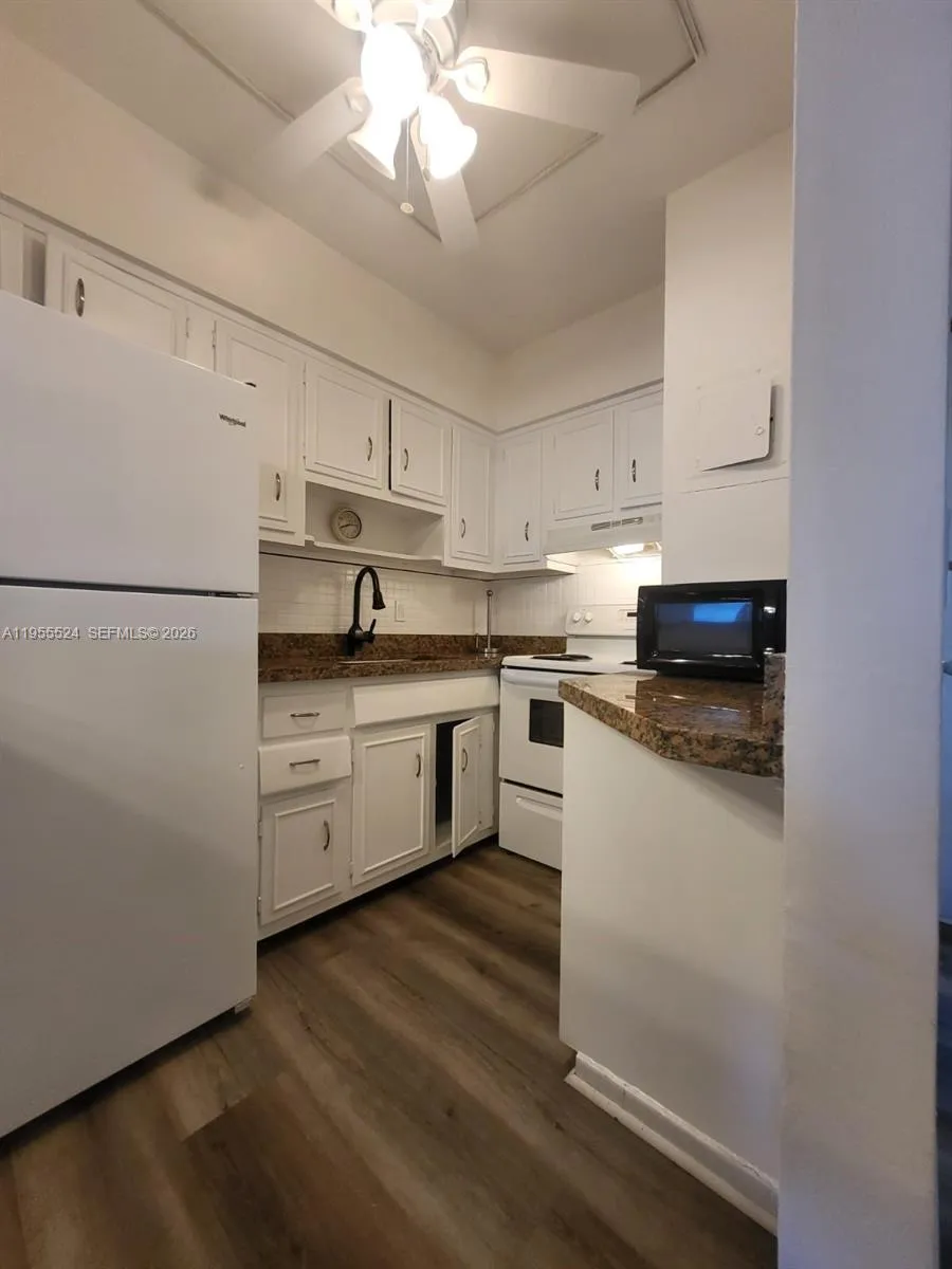600 Layne Blvd # 118, Hallandale Beach FL 33009